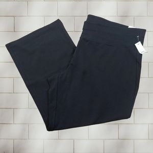 NWT LANE BRYANT LIVI ACTIVE SIZE 26/28 SHORT BLACK BOOTCUT YOGA PANTS